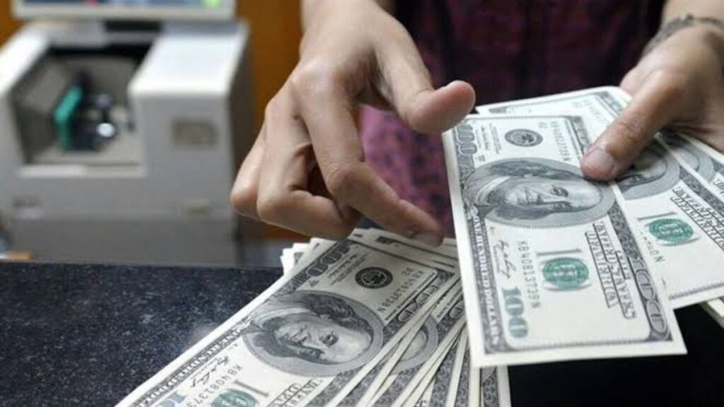 مقایسه نرخ دلار در بازار ایران